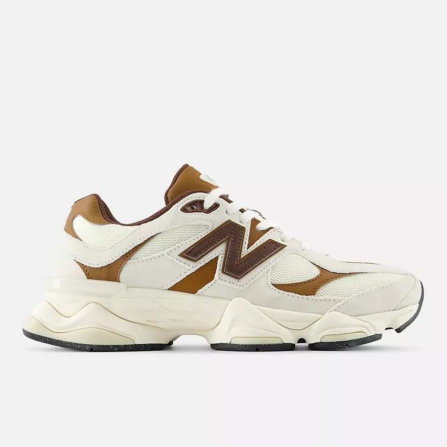 Sneakers NB 9060 Brown Sugar Latte, vue de profil